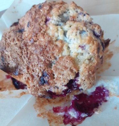 blueberry and raspberry muffin